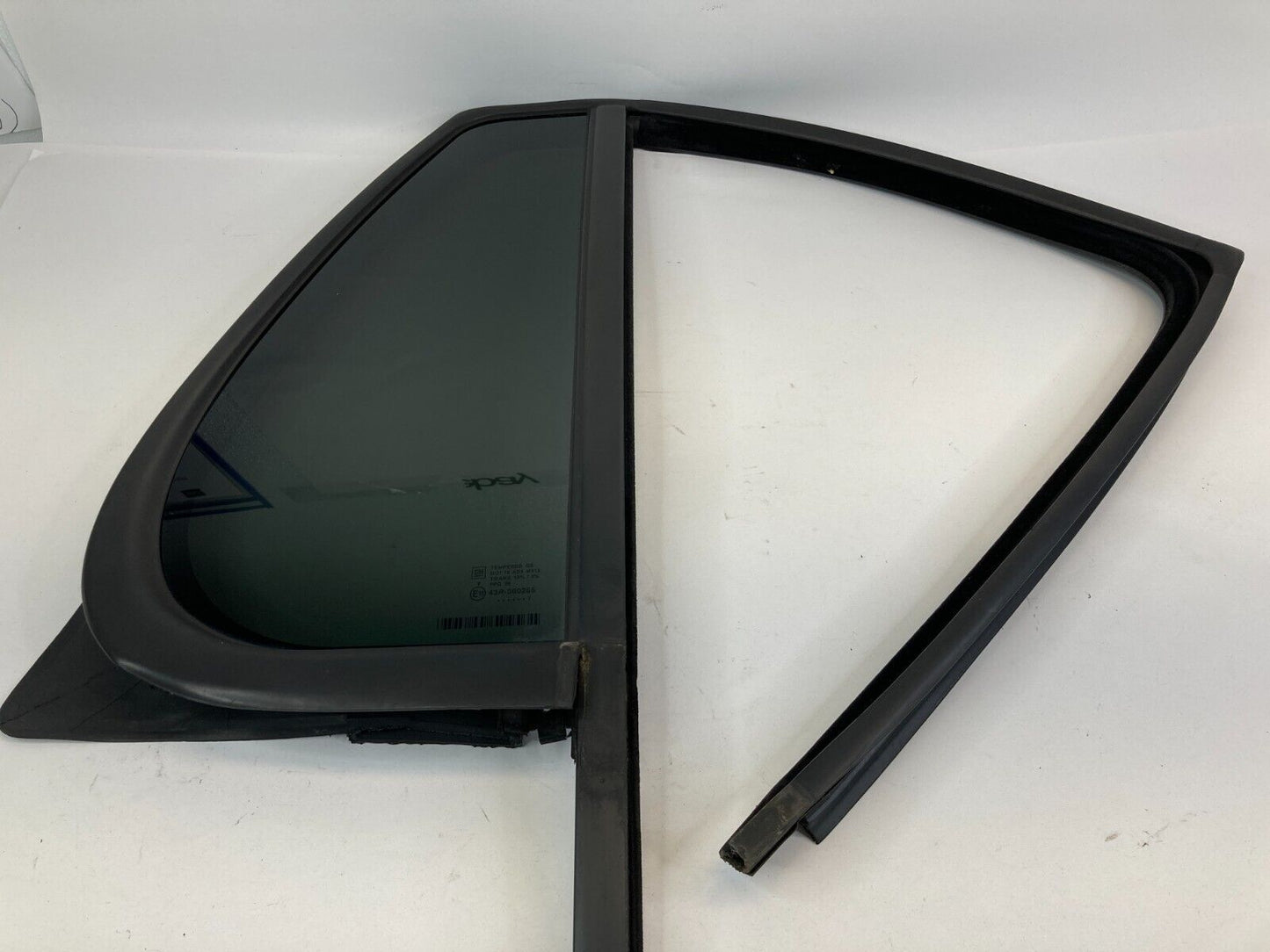 2005-2009 Saab 9-7X 97X Rear Right Passenger Vent Window Glass OEM