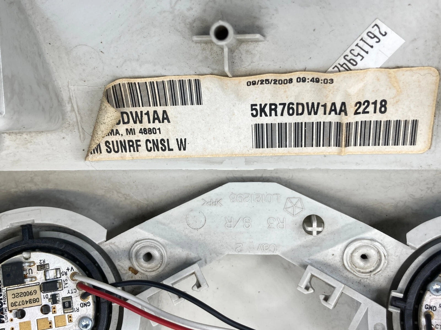 2009-2014 VOLKSWAGEN ROUTAN REAR CENTER ROOF OVERHEAD CONSOLE 5KR16DW1AA OEM