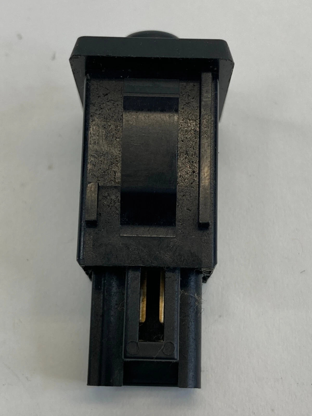1999-2003 TOYOTA SOLARA TRUNK LID RELEASE BUTTON CONTROL SWITCH 15A086 OEM