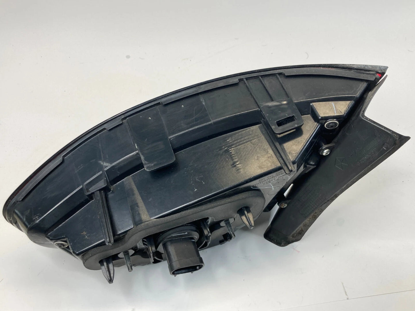 2013-2016 DODGE DART REAR LEFT QUARTER PANEL MOUNTED TAILLIGHT 68081395AE OEM