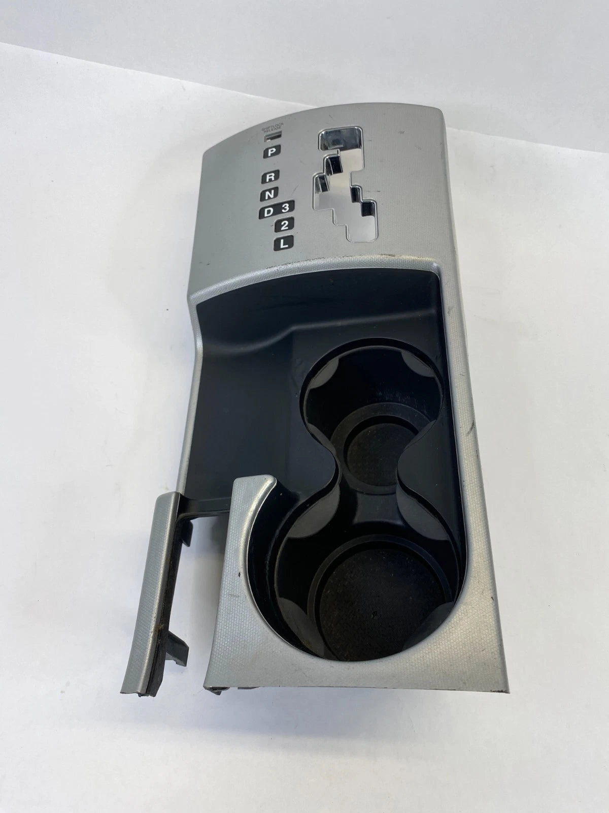 2007-2010 HYUNDAI ELANTRA CENTER CONSOLE SHIFTER BEZEL W/ CUP HOLDER 84650-2H100