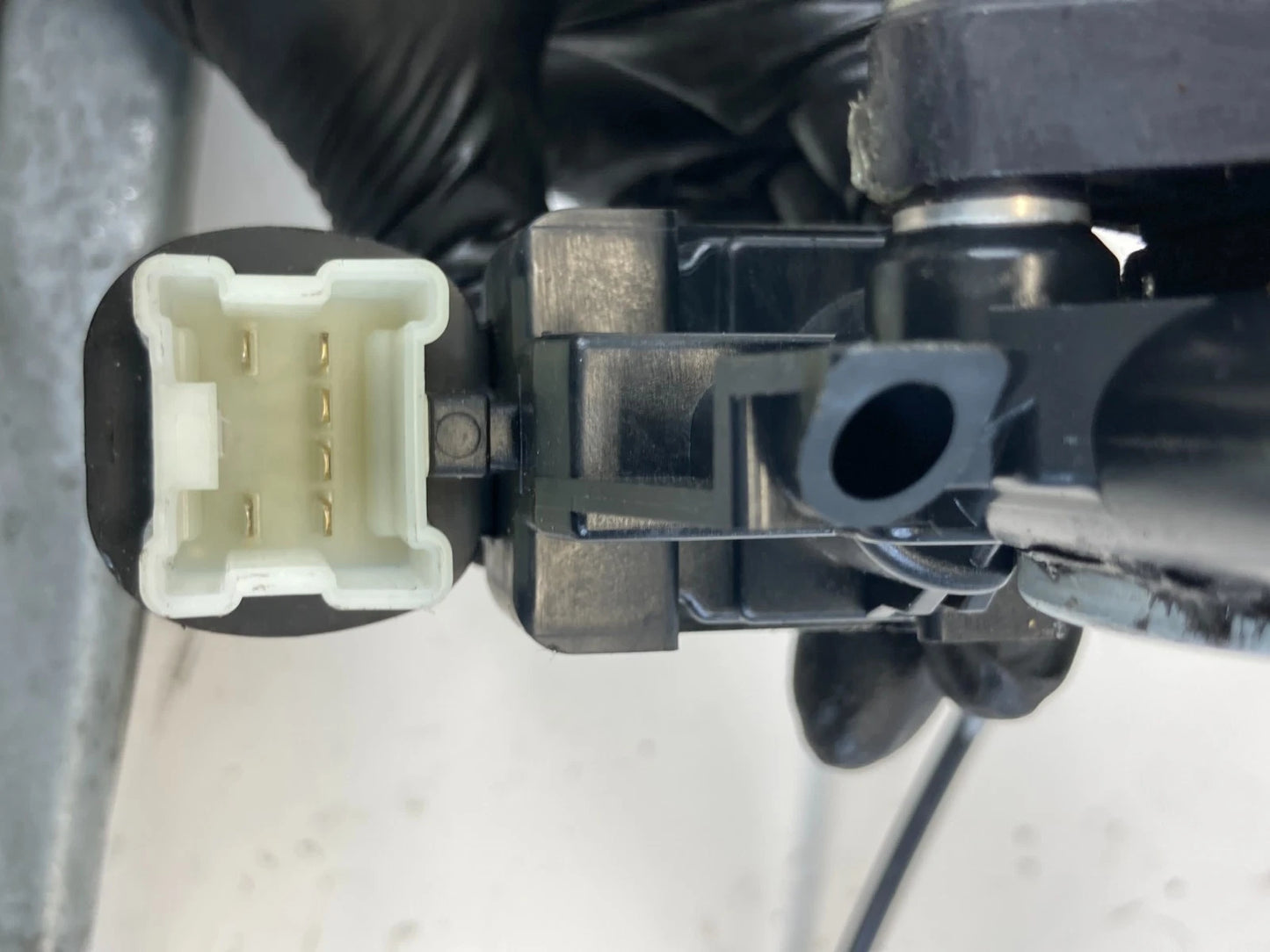 08-13 Nissan Altima Front Right Passenger Side Door Window Motor w/ Regulator