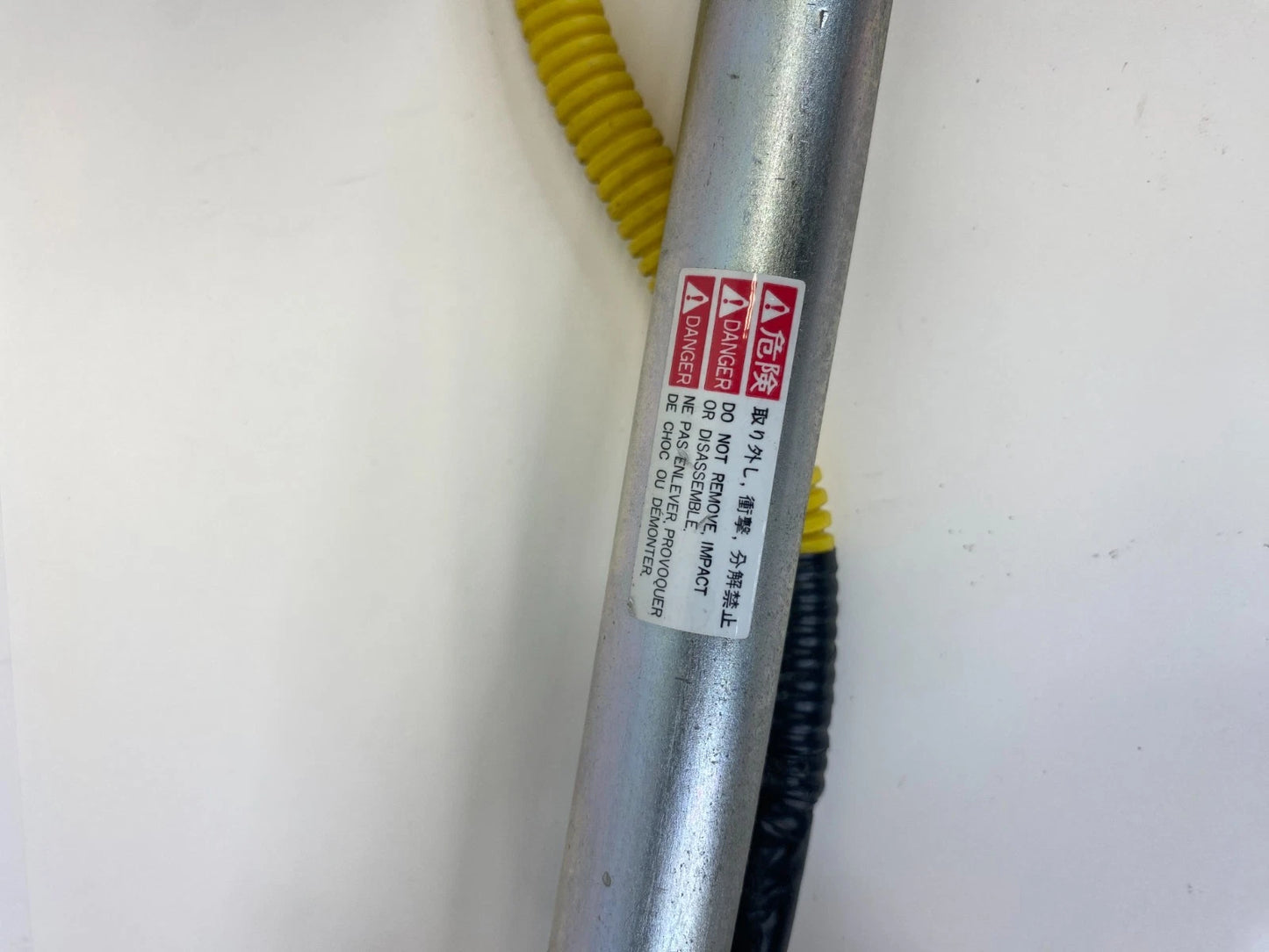 2005-2008 Kia Sportage Front Right Passenger Side Seat Belt Buckle RH OEM