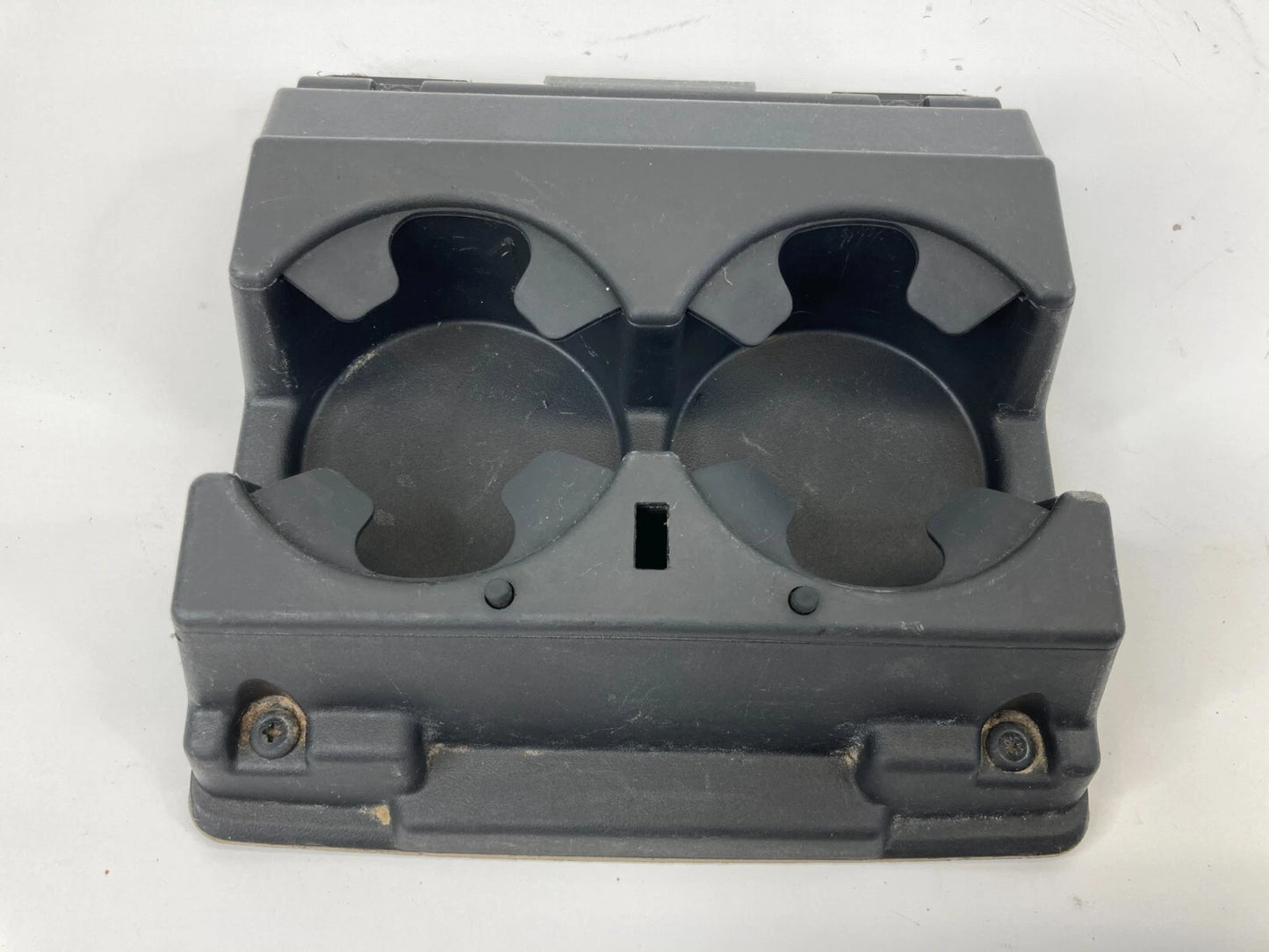 03-06 CHEVROLET TAHOE REAR BACK CENTER CONSOLE DUAL CUP HOLDER CUP HOLDER OEM