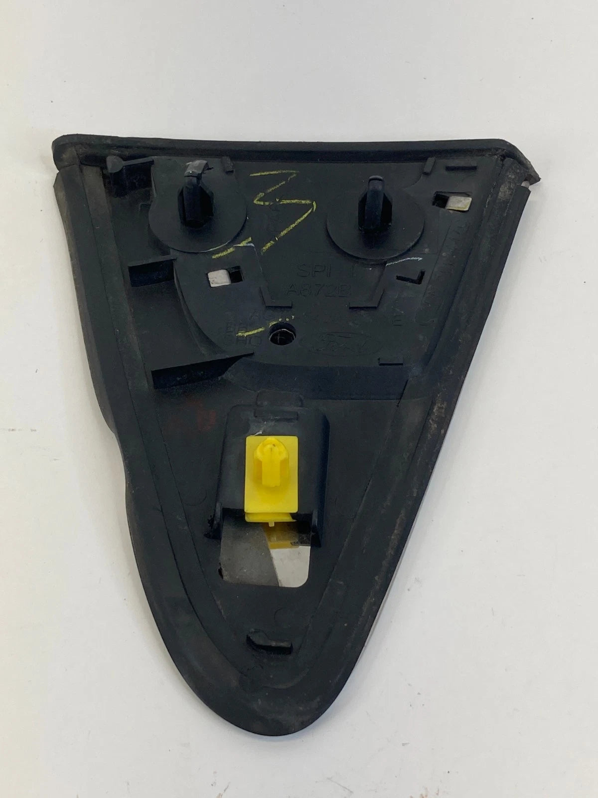 10-19 FORD TAURUS INTERCEPTOR REAR LEFT SIDE QUARTER PANEL CORNER TRIM MOLDING