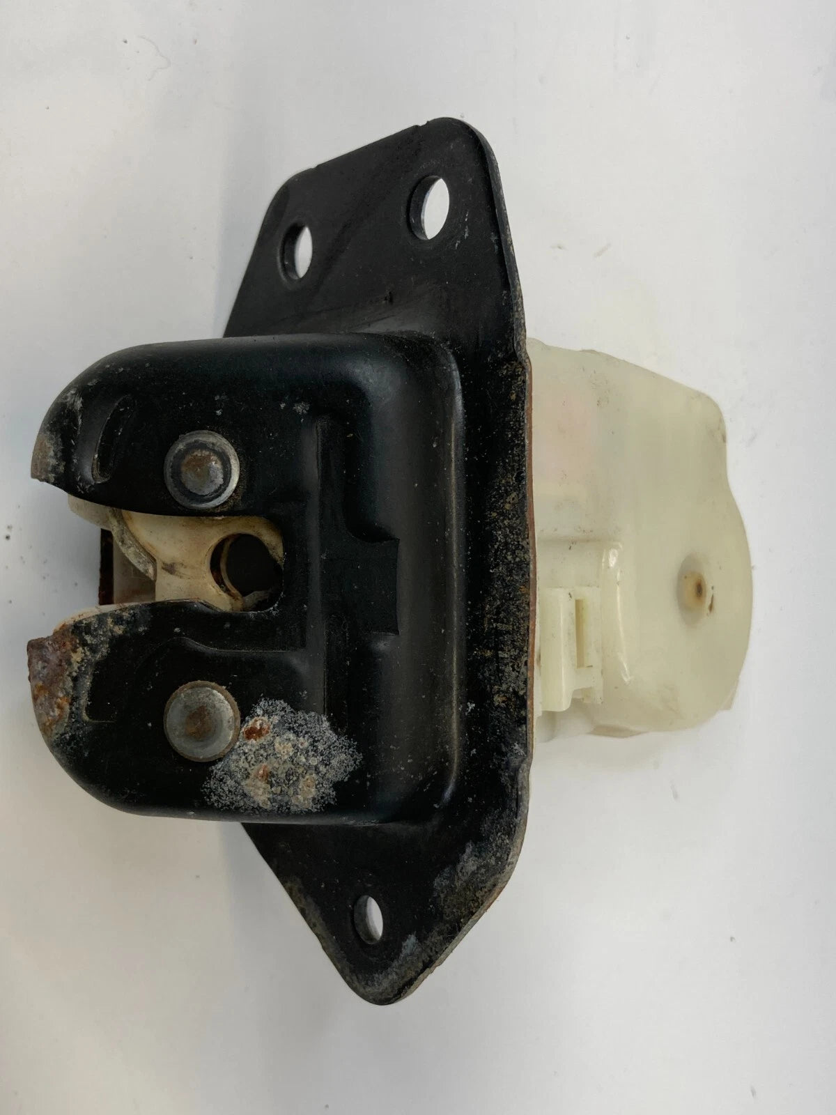 2005-2007 NISSAN MURANO TRUNK LIFTGATE LOCK LATCH ACTUATOR ASSEMBLY OEM