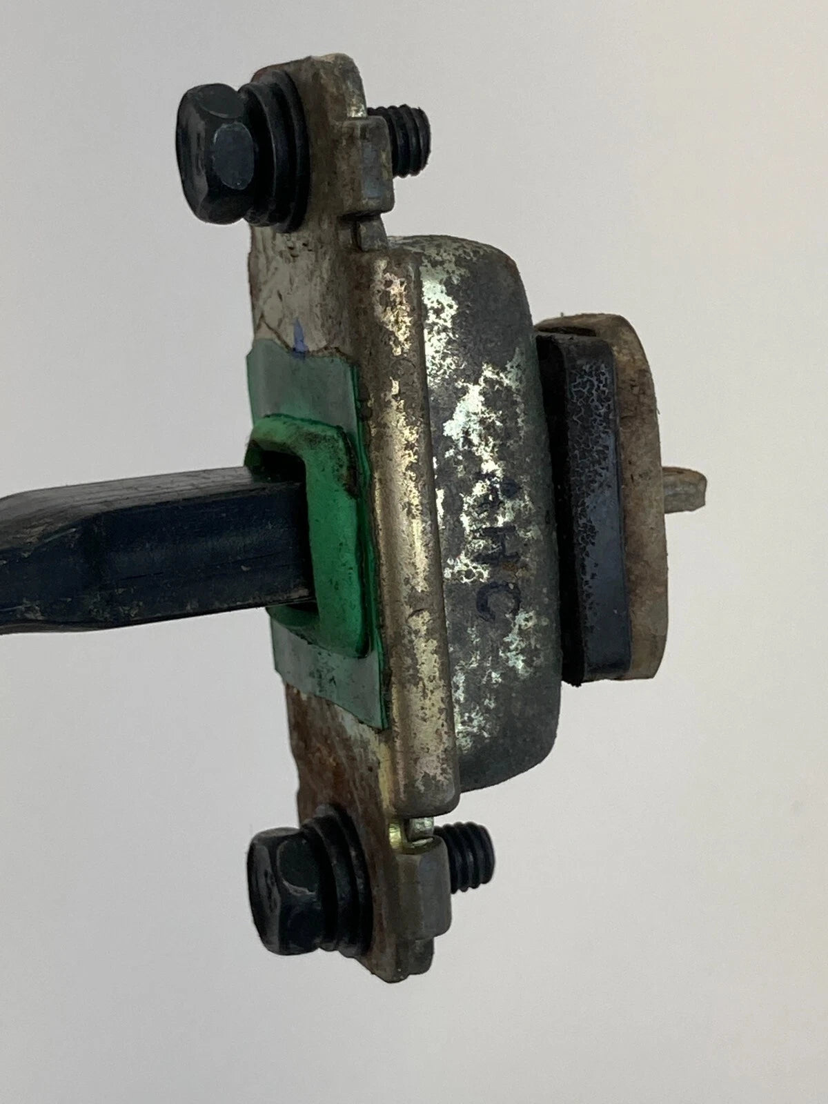2001-2006 HYUNDAI ELANTRA REAR RIGHT PASSENGER DOOR CHECK STOP STOPPER DETENT