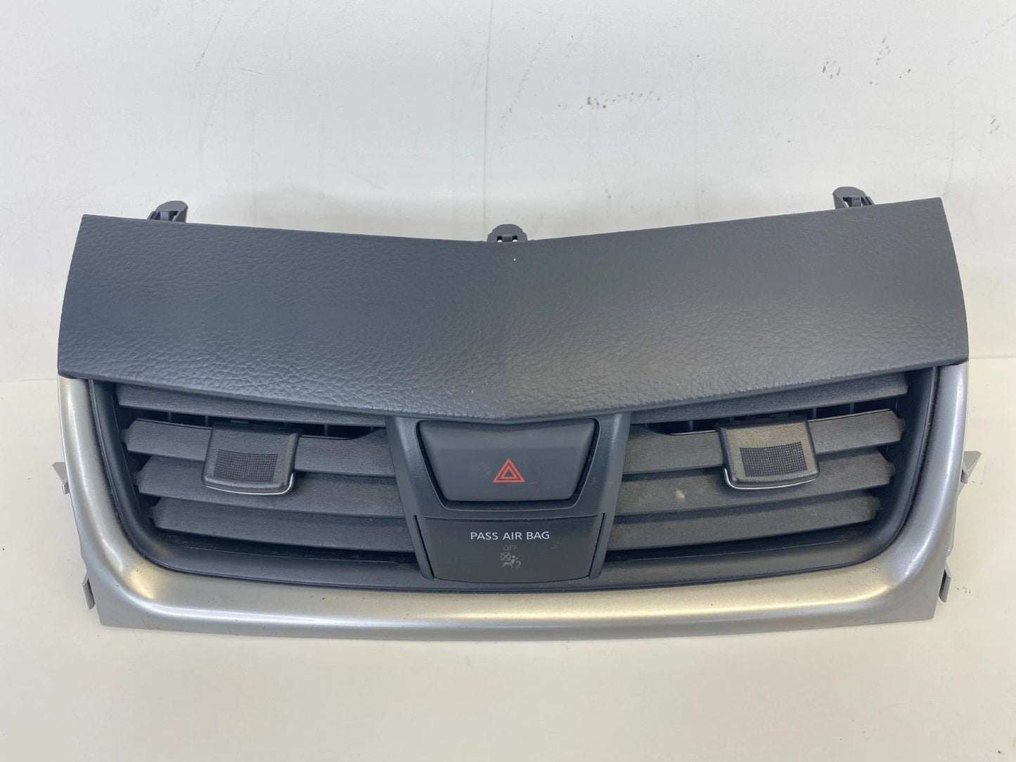 2016-2018 Nissan Altima Dash Center A/C Air Vent Grille Trim Panel 68750-9HS0A