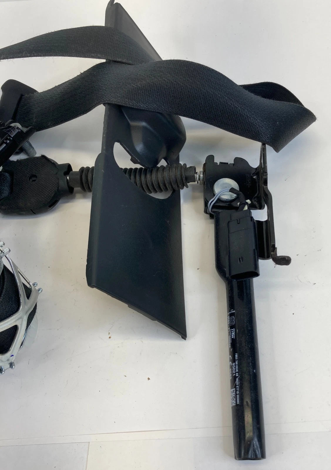 16-19 FORD EXPLORER INTERCEPTOR UTILITY FRONT LEFT SEAT BELT RETRACTOR OEM