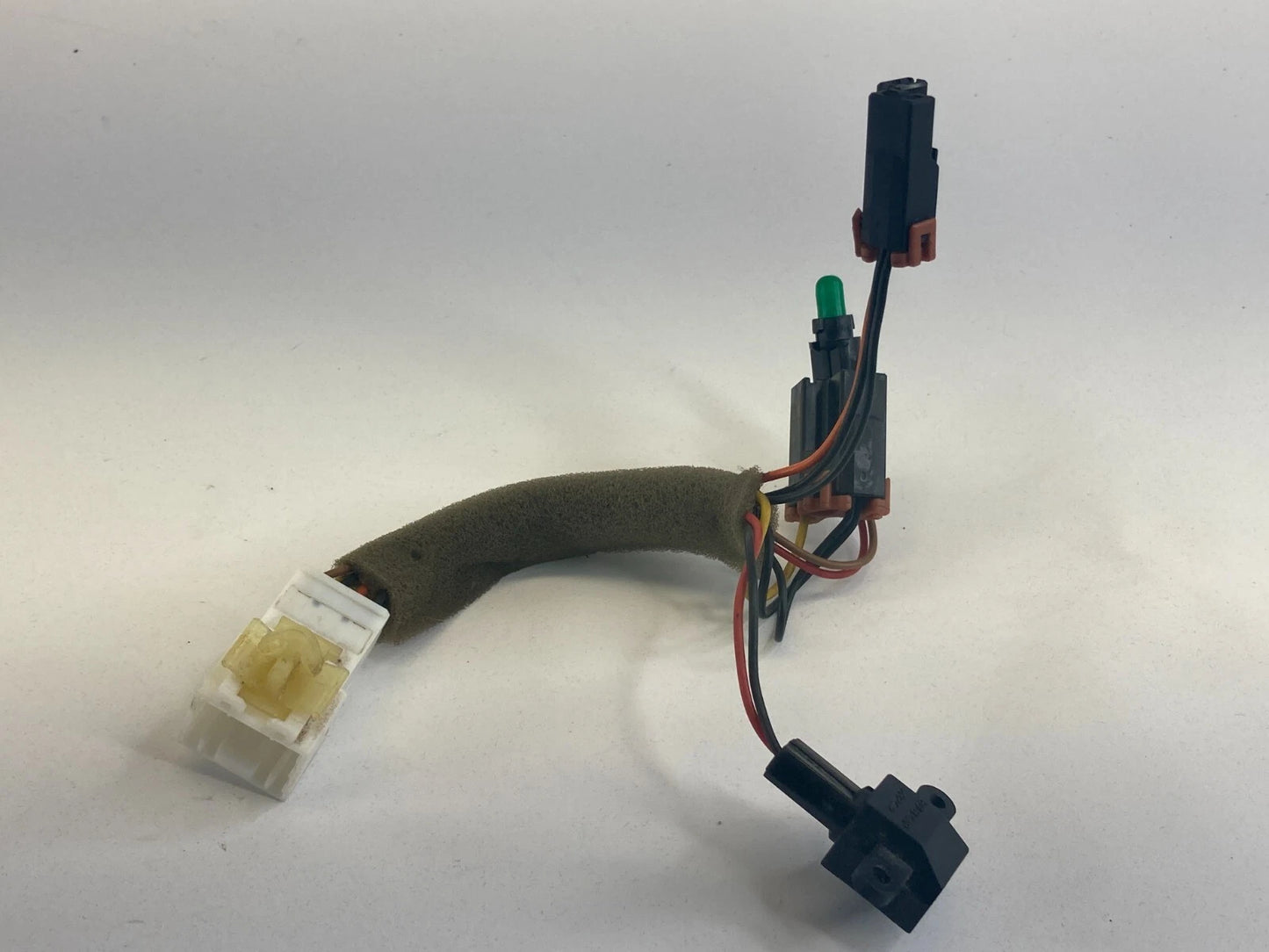 2010 10 KIA SEDONA CENTER CONSOLE SHIFTER LIGHT LAMP HARNESS WIRE WIRING CABLE