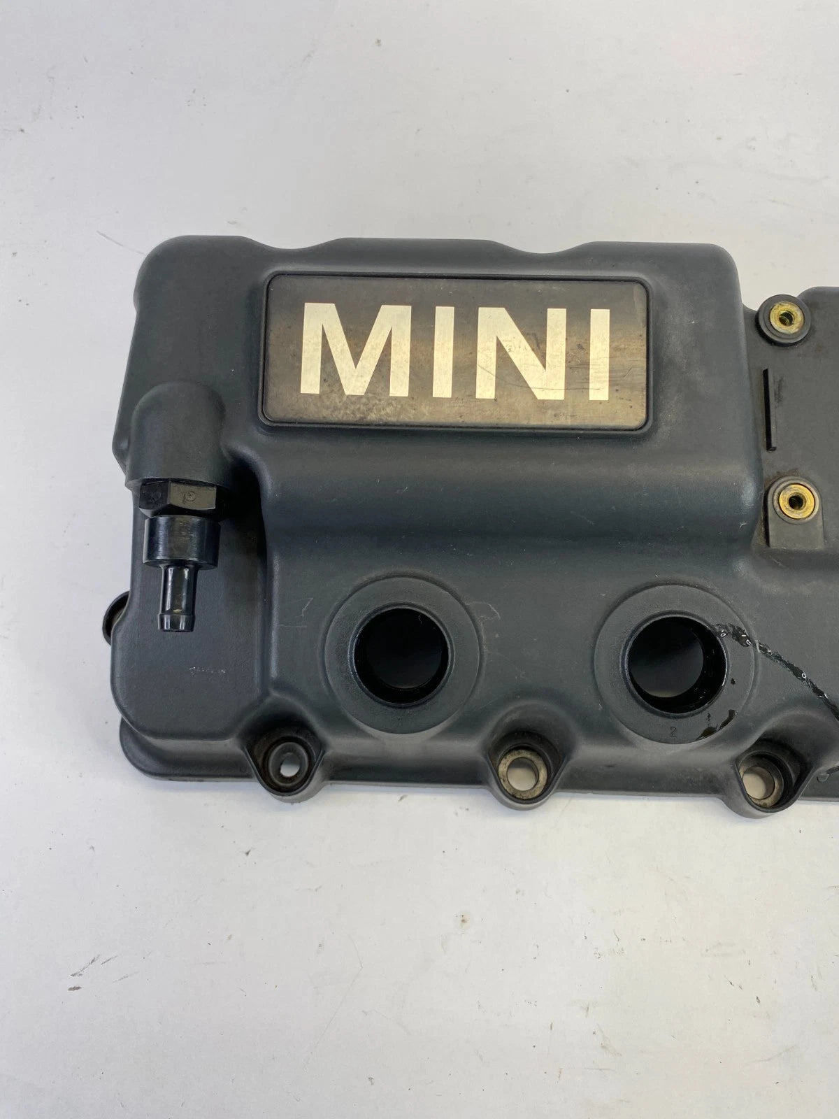 2002-2008 MINI COOPER 1.6L ENGINE VALVE COVER ASSEMBLY OEM