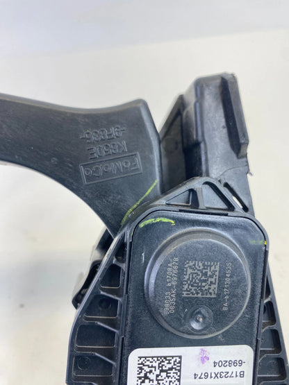 2013-2019 Ford Taurus Accelerator Pedal Gas Assembly DG13-9F836-AC OEM