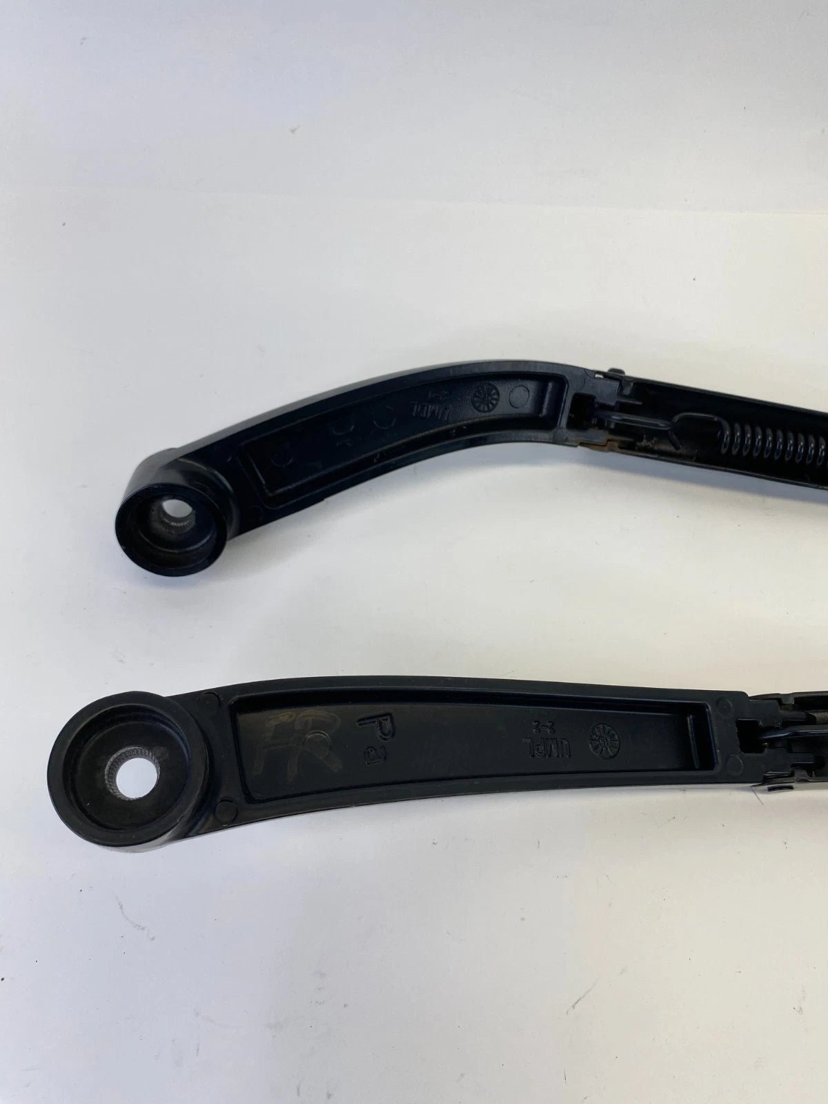 2016-2020 KIA SORENTO FRONT WINDSHIELD LEFT & RIGHT SIDE WIPER ARM SET OEM