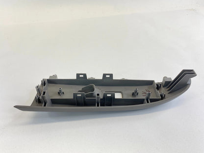 2006-2012 KIA SEDONA FRONT RIGHT SIDE DOOR WINDOW SWITCH BEZEL COVER 201003447