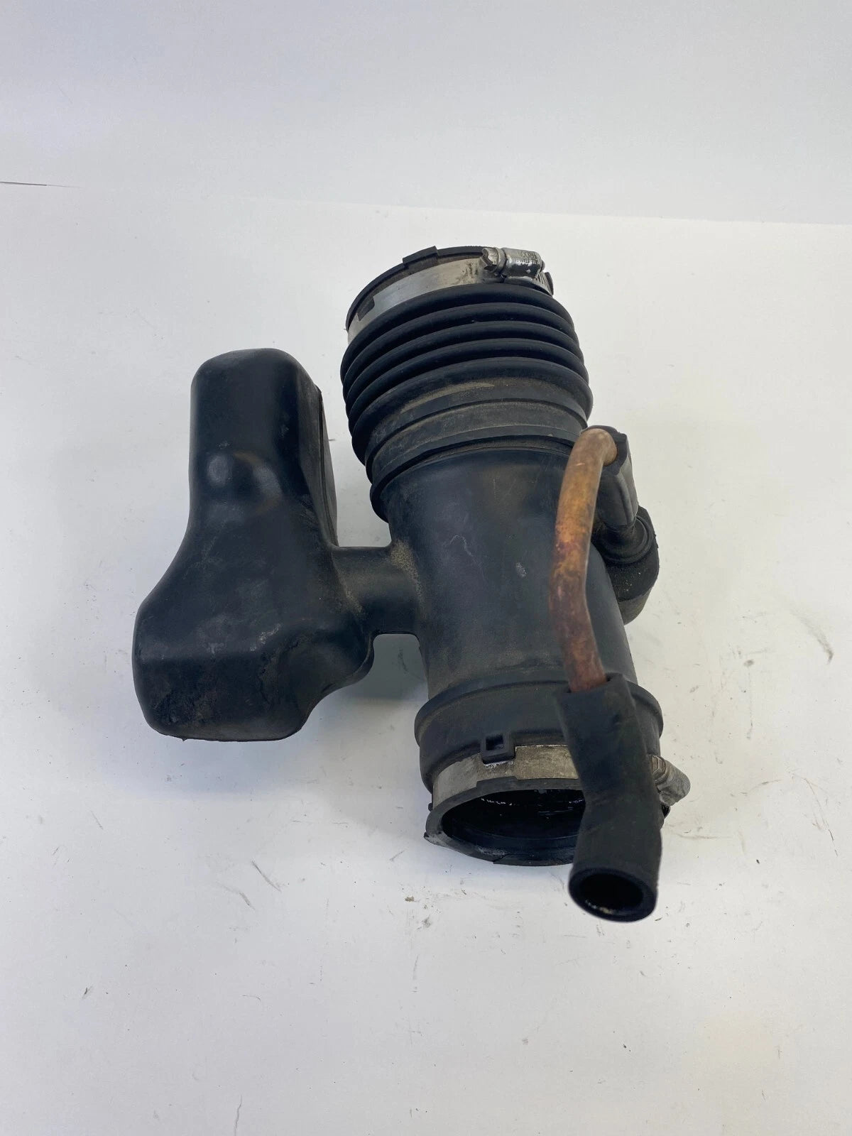 2009-2011 CHEVROLET TRAVERSE AIR INTAKE CLEANER UPPER OUTLET DUCT HOSE TUBE OEM