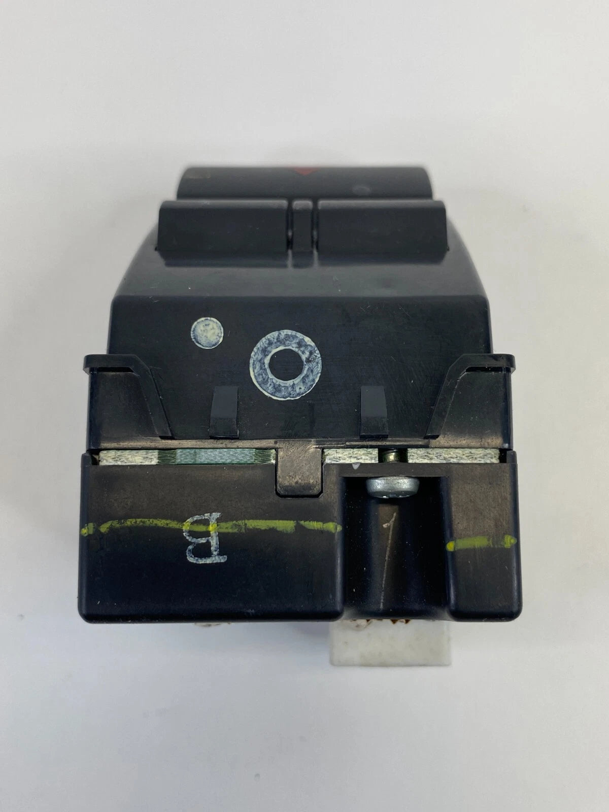 2007-2011 TOYOTA CAMRY CENTER DASH HAZARD EMERGENCY WARNING SWITCH 84332-06100