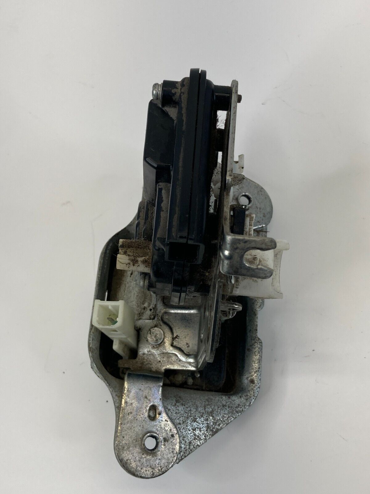 09 10 11 12 13 14 Volkswagen Routan Rear Trunk Liftgate Lock Latch Actuator OEM