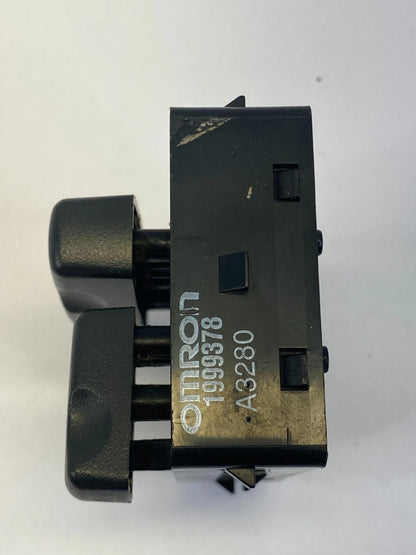 2002-2009 GMC ENVOY CHEVY TRAILBLAZER FRONT RIGHT PASSENGER SEAT POWER SWITCH