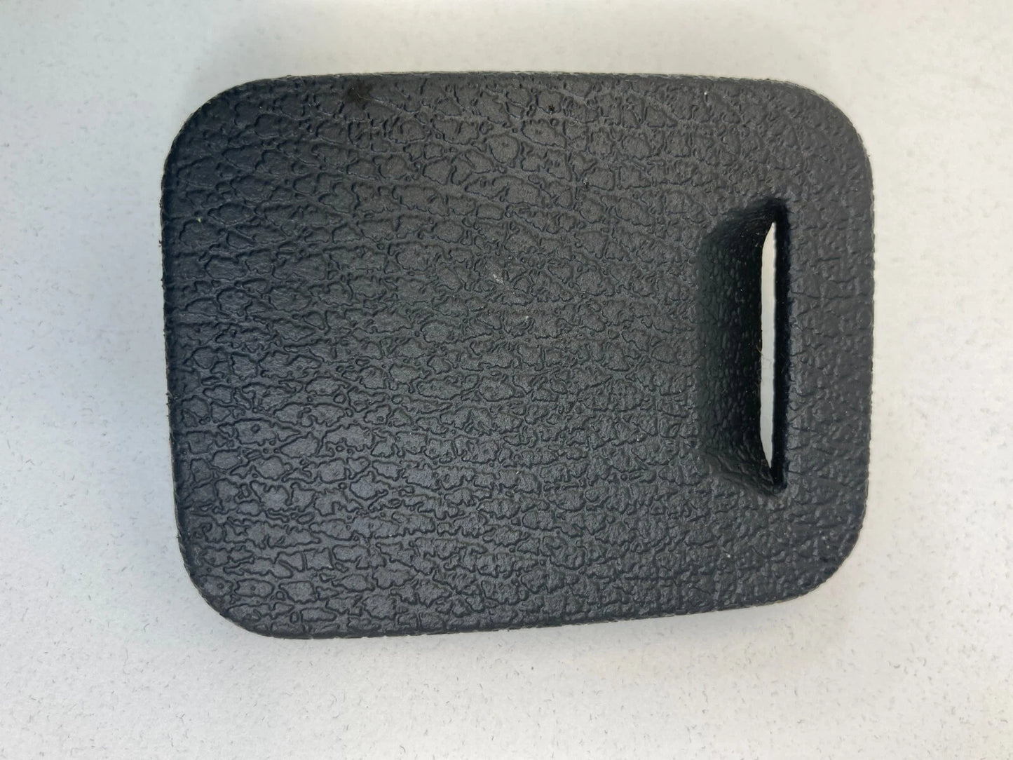 2001-2009 VOLVO S60 FRONT LOWER INTERIOR INNER PLUG COVER TRIM PANEL 09491265