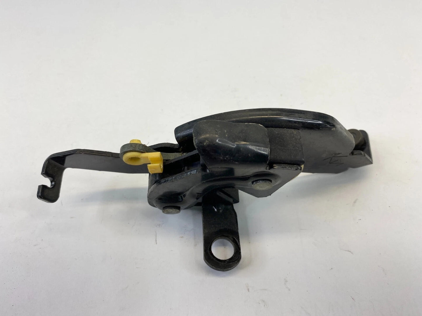 2000 00 GMC YUKON LEFT SIDE BACK DOOR REAR TRUNK LOCK LATCH ASSEMBLY OEM