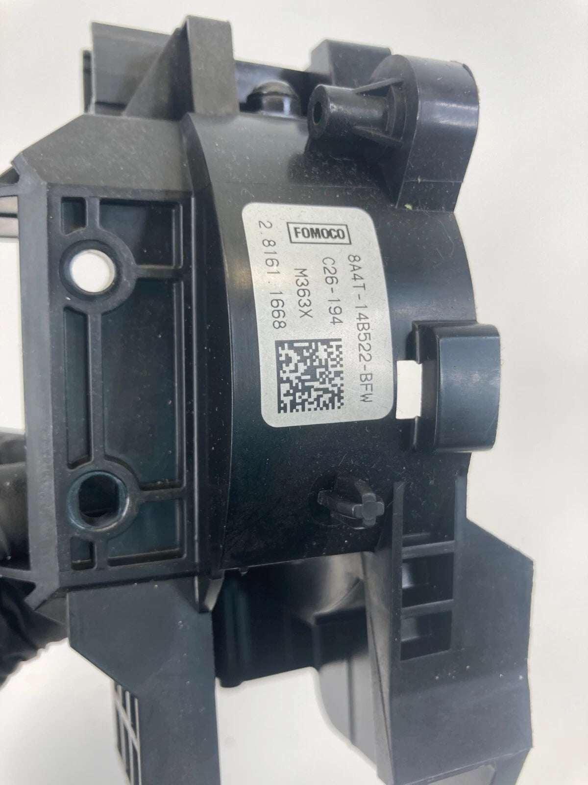 09-10 FORD FLEX STEERING COLUMN COMBINATION SWITCH HOUSING COVER 8A4T-14B522-BFW
