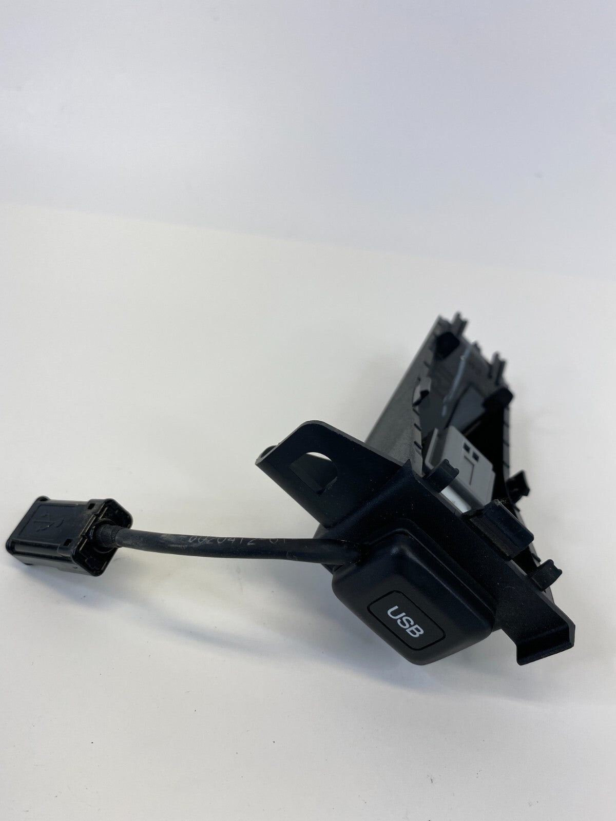 2011 2012 2013 Honda Odyssey Front Right Passenger Glove Box Pocket USB Port OEM