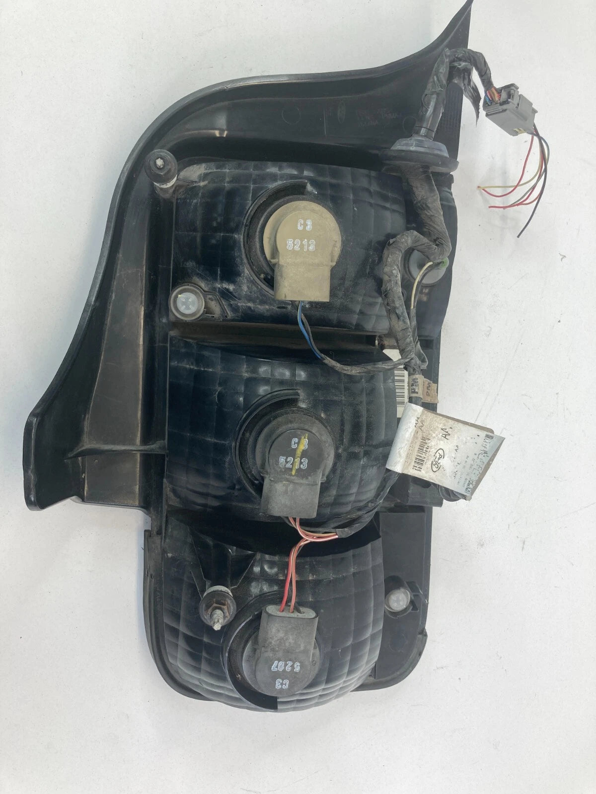 2005-2009 FORD MUSTANG PASSENGER RIGHT REAR TAILLIGHT LAMP ASSEMBLY 13A412AA OEM