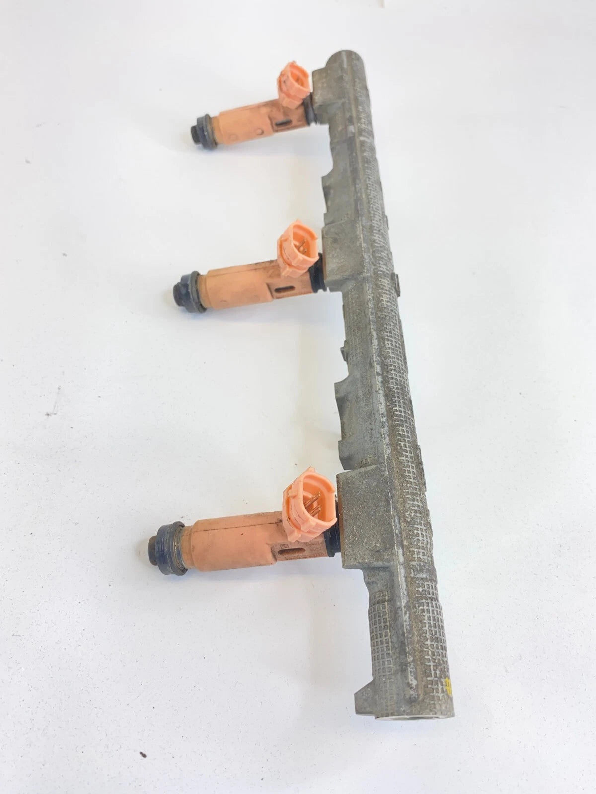 2004-2007 TOYOTA HIGHLANDER 3.3L V6 ENGINE FUEL INJECTION RAIL ASSEMBLY OEM