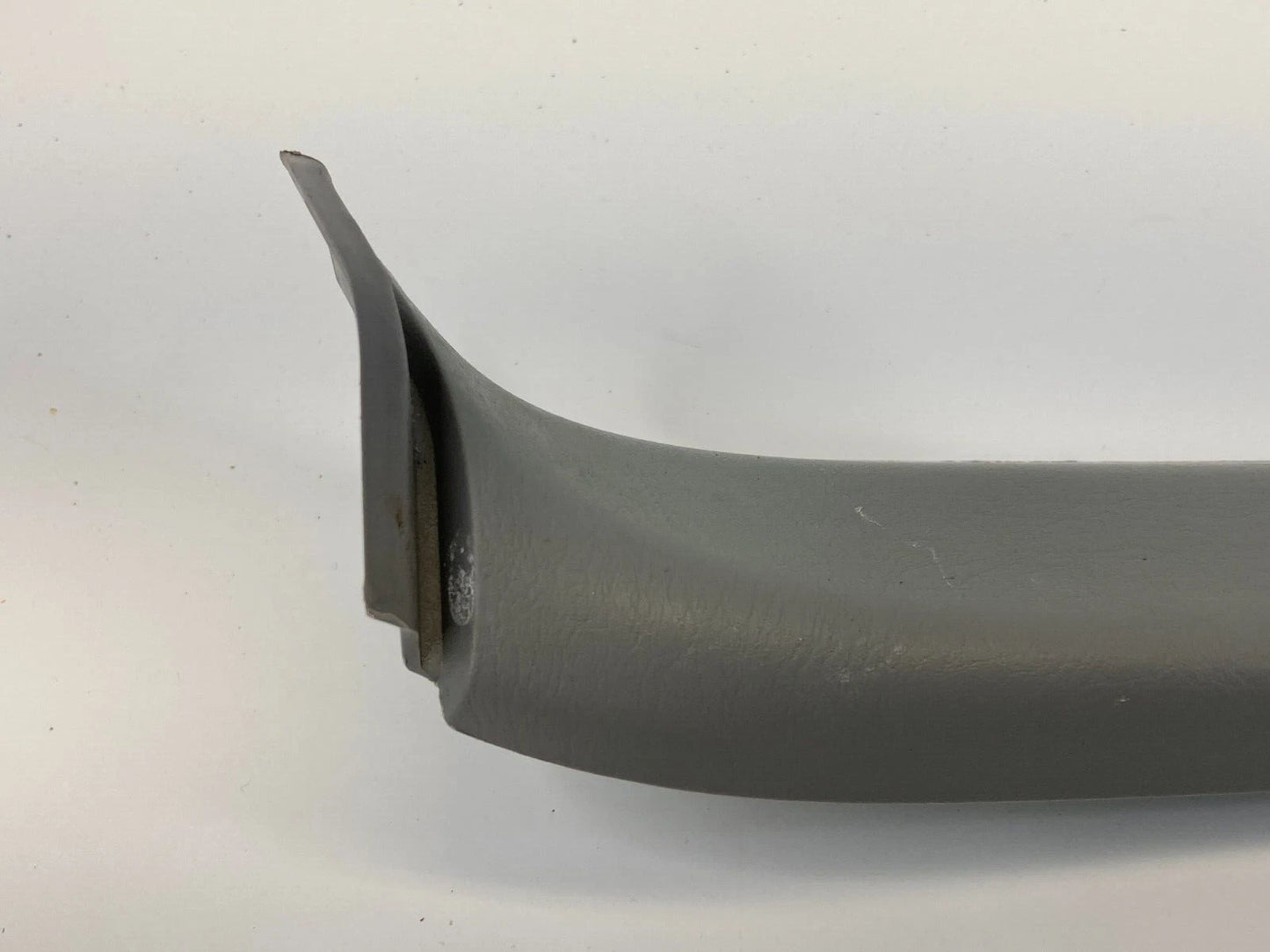 2001-2007 TOYOTA HIGHLANDER REAR LEFT INNER TAILGATE REVEAL MOLDING TRIM COVER