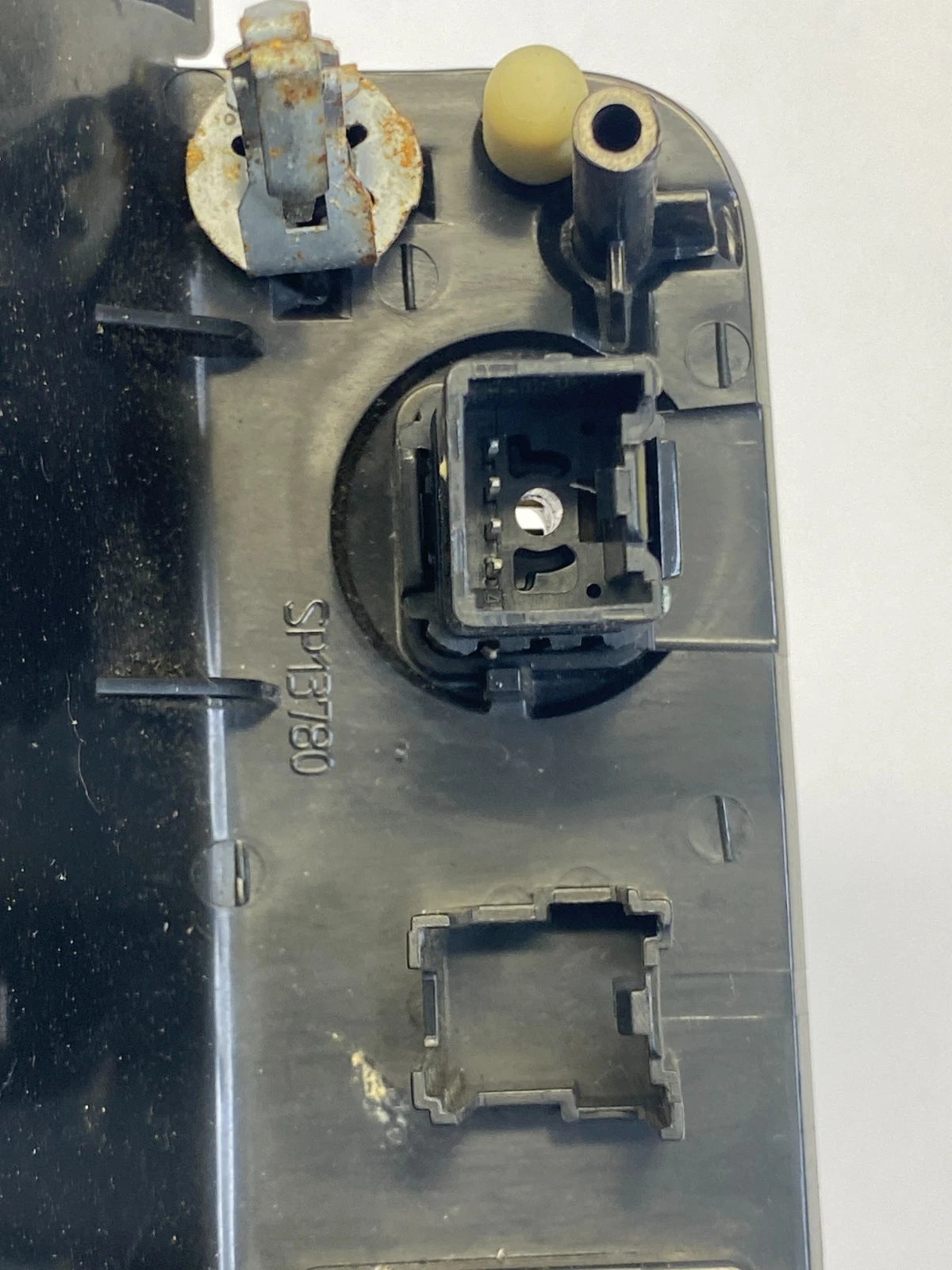 08-12 FORD ESCAPE CENTER DASH POCKET TRACTION SWITCH AUX TRIM OEM 9L84-7804608