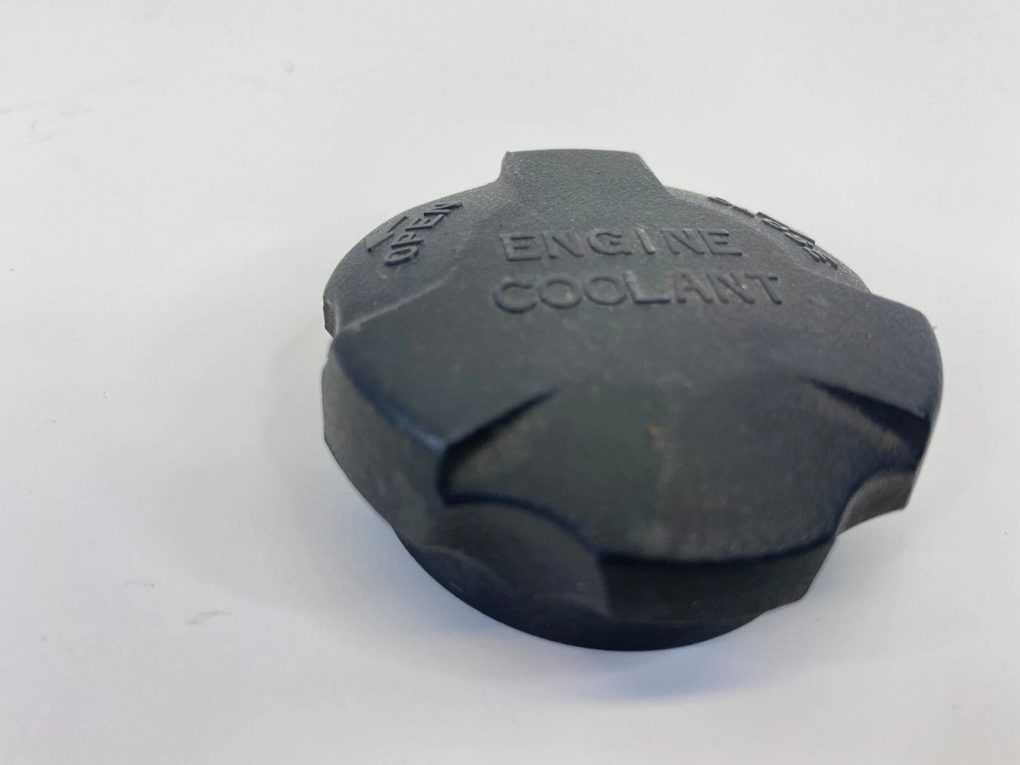 2009 2010 2011 KIA BORREGO ENGINE COOLANT TANK RESERVOIR COVER CAP OEM