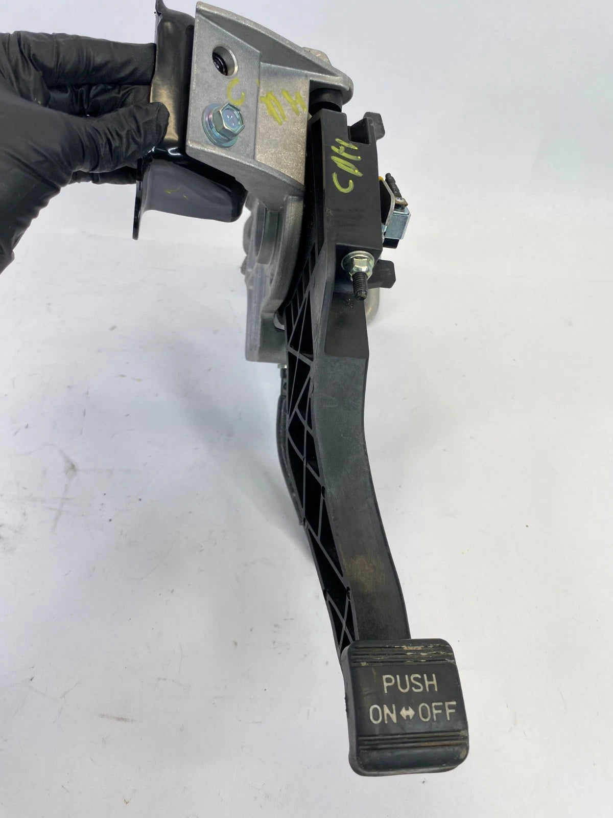 2011-2015 HYUNDAI SONATA HYBRID PARKING EMERGENCY BRAKE PEDAL ASSEMBLY OEM