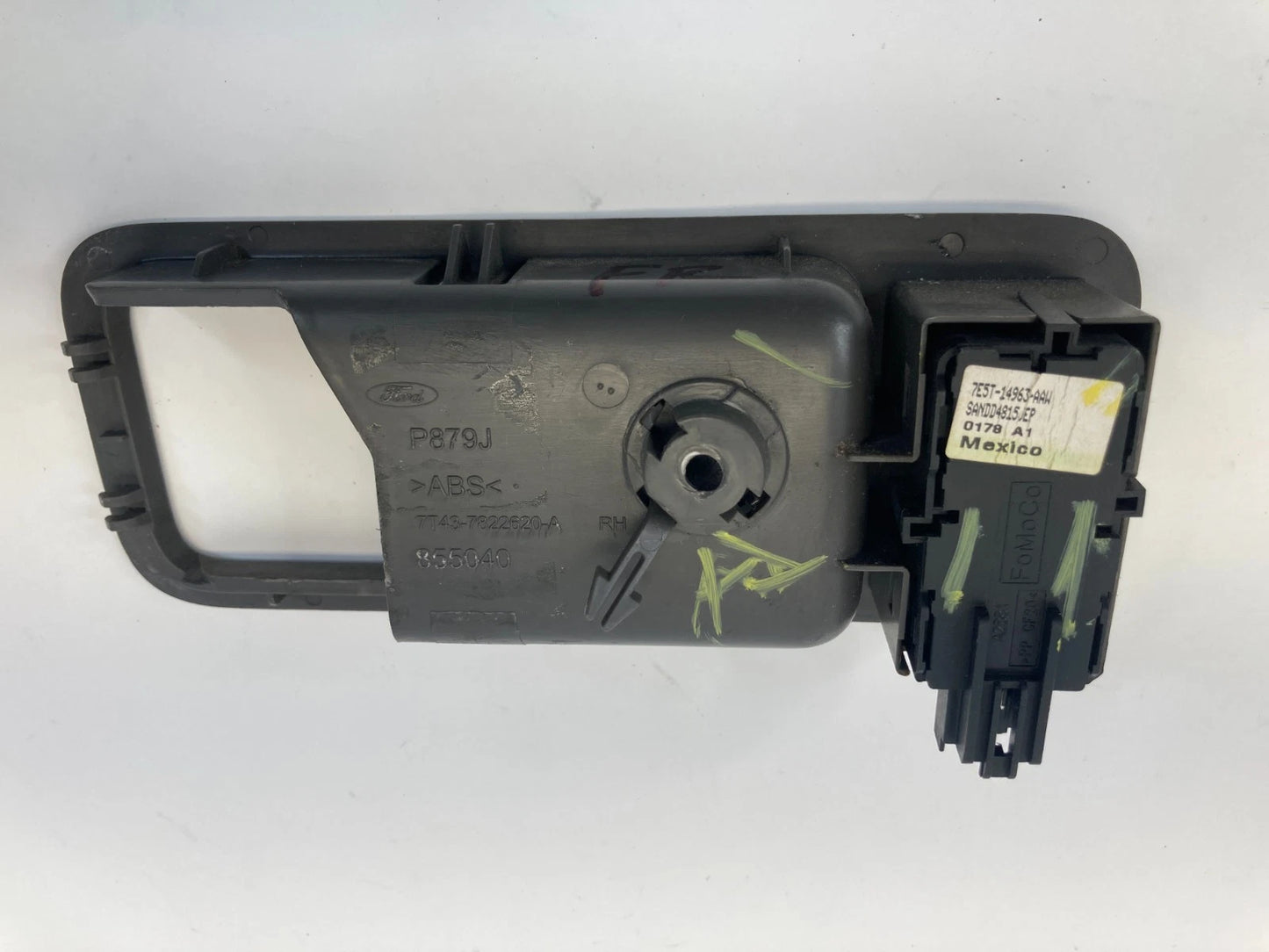 2007-2014 FORD EDGE FRONT RIGHT PASSENGER INNER DOOR HANDLE BEZEL TRIM OEM