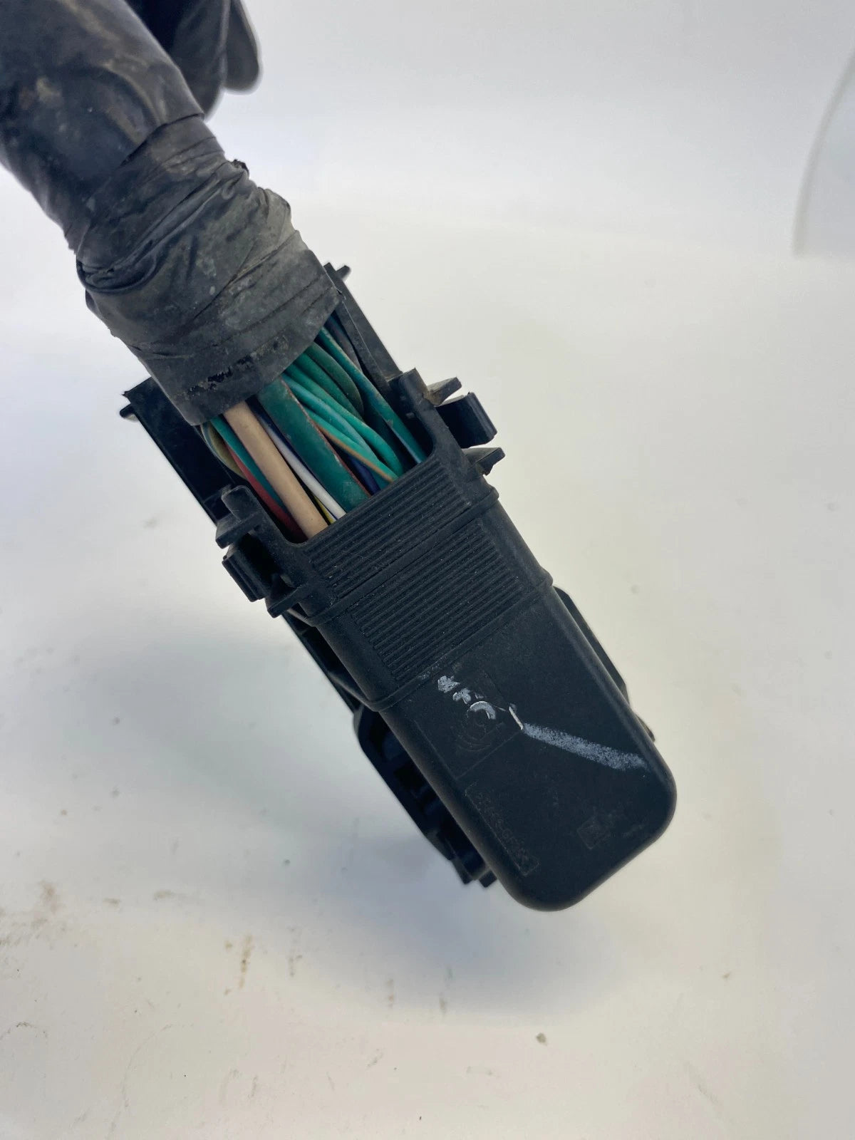 2010-2013 DODGE JOURNEY 3.5L AT FWD ABS ANTI LOCK BRAKE PUMP CONNECTOR PLUG OEM