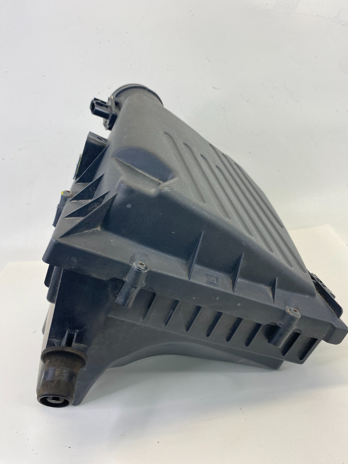 2011 2012 2013 Buick Regal 2.4L L4 AT Air Intake Cleaner Box Housing Cover OEM