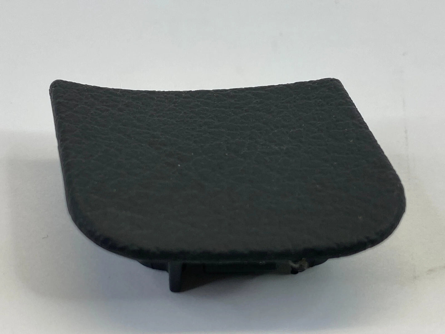 2002-2007 SATURN VUE DASH LEFT SIDE BOLT SCREW COVER TRIM CAP 22684441 OEM