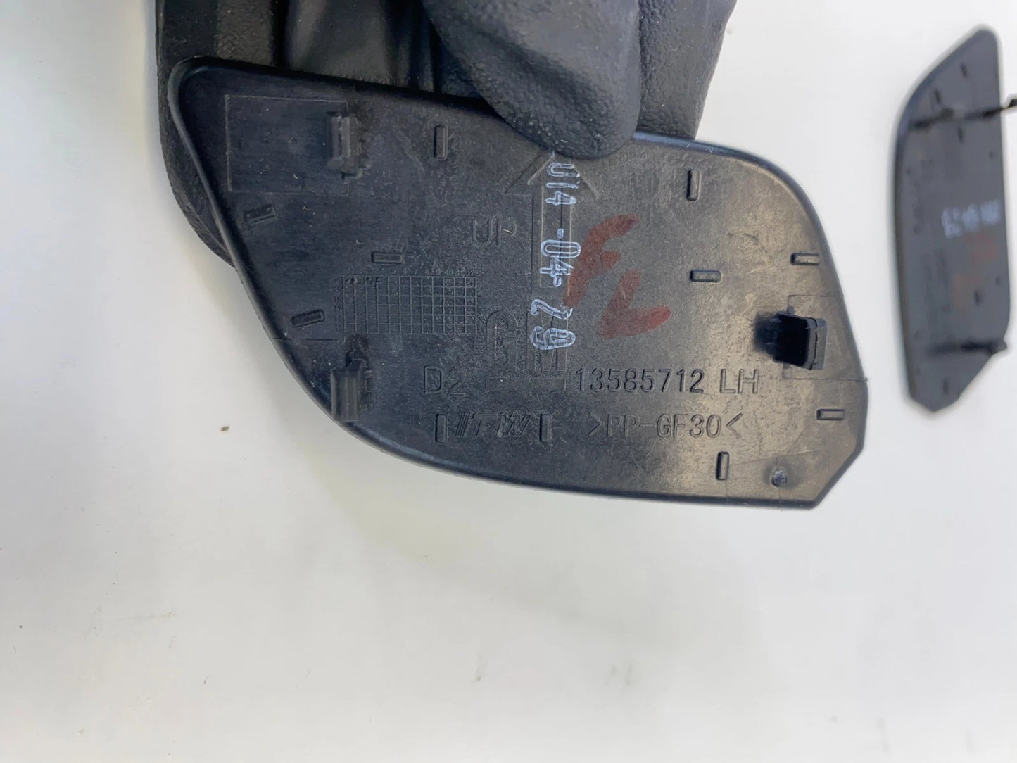 10-17 CHEVY EQUINOX FRONT & REAR LEFT INNER DOOR HANDLE BOLT CAP COVER 13585712