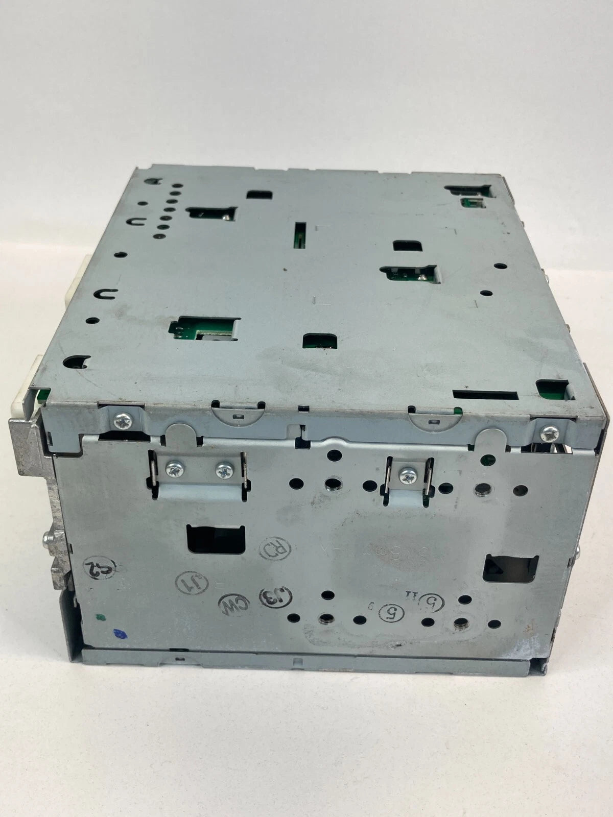 2007-2010 MITSUBISHI OUTLANDER RADIO STEREO AUDIO RECEIVER UNIT 8701A261 OEM
