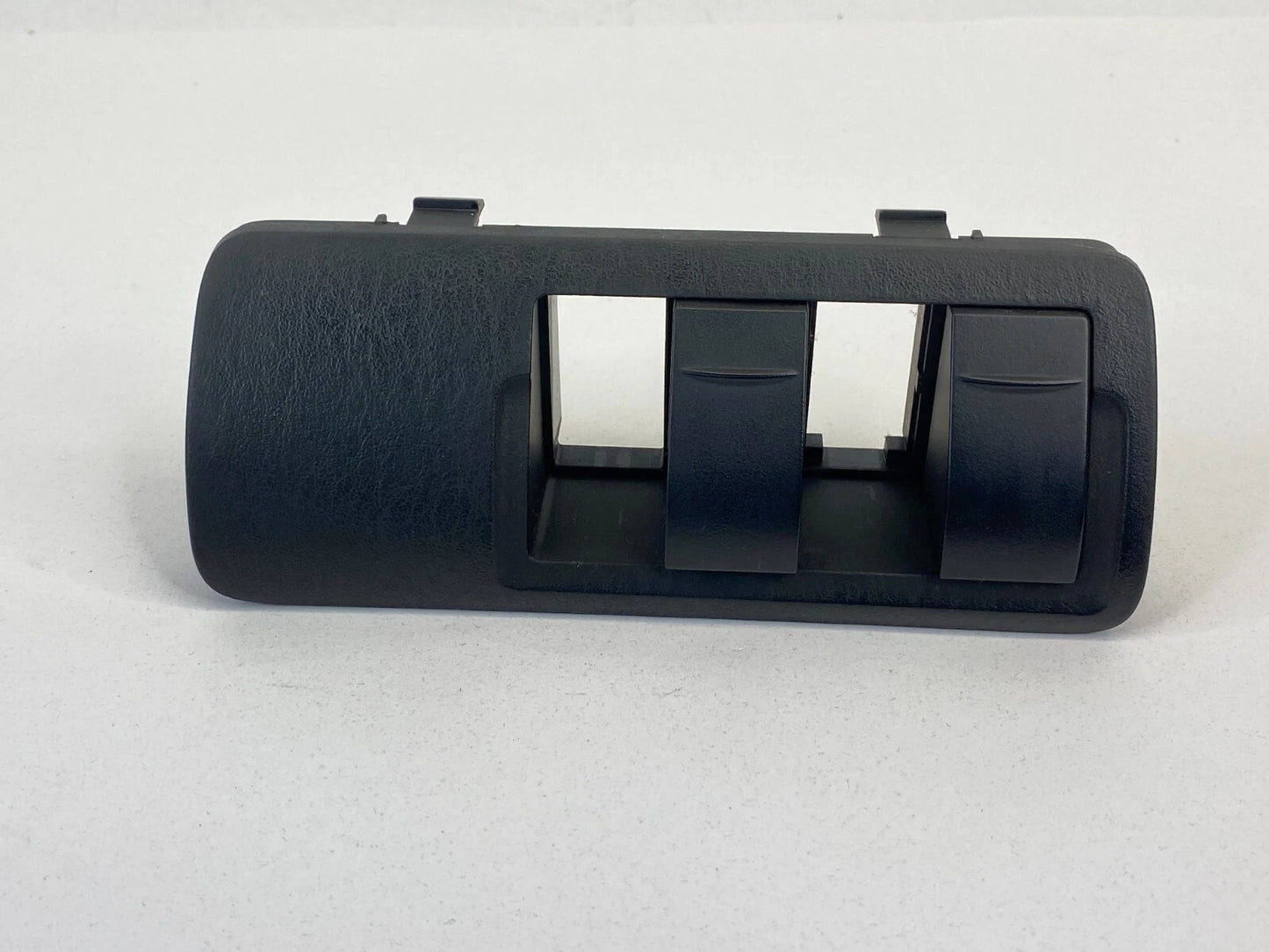 2002-2005 HYUNDAI SONATA CRUISE CONTROL LIGHT PANEL BEZEL TRIM 84841-3C000 OEM