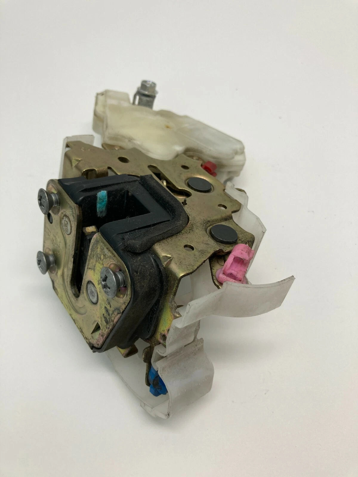 2002-2007 SUBARU IMPREZA SEDAN FRONT RIGHT DOOR LOCK LATCH RELEASE 61100FE000