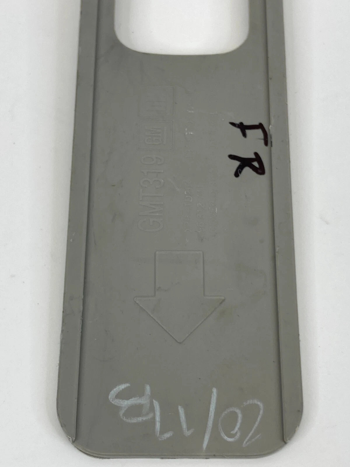 2012-2015 CHEVROLET CAPTIVA SPORT FRONT RIGHT SEAT BELT GUIDE ADJUSTER COVER OEM