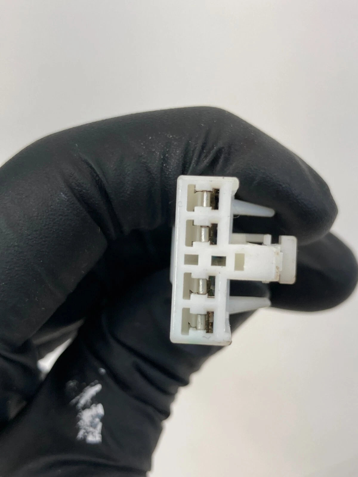 2011-2014 HYUNDAI SONATA LEFT TAILLIGHT PIGTAIL WIRE CONNECTOR PLUG OEM