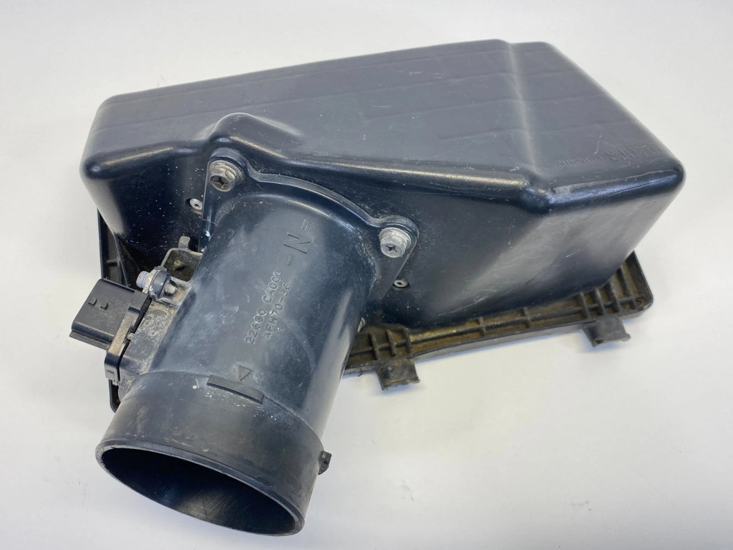 2002-2006 NISSAN ALTIMA 2.5L AIR INTAKE CLEANER BOX UPPER COVER LID W/ HOSE MAF