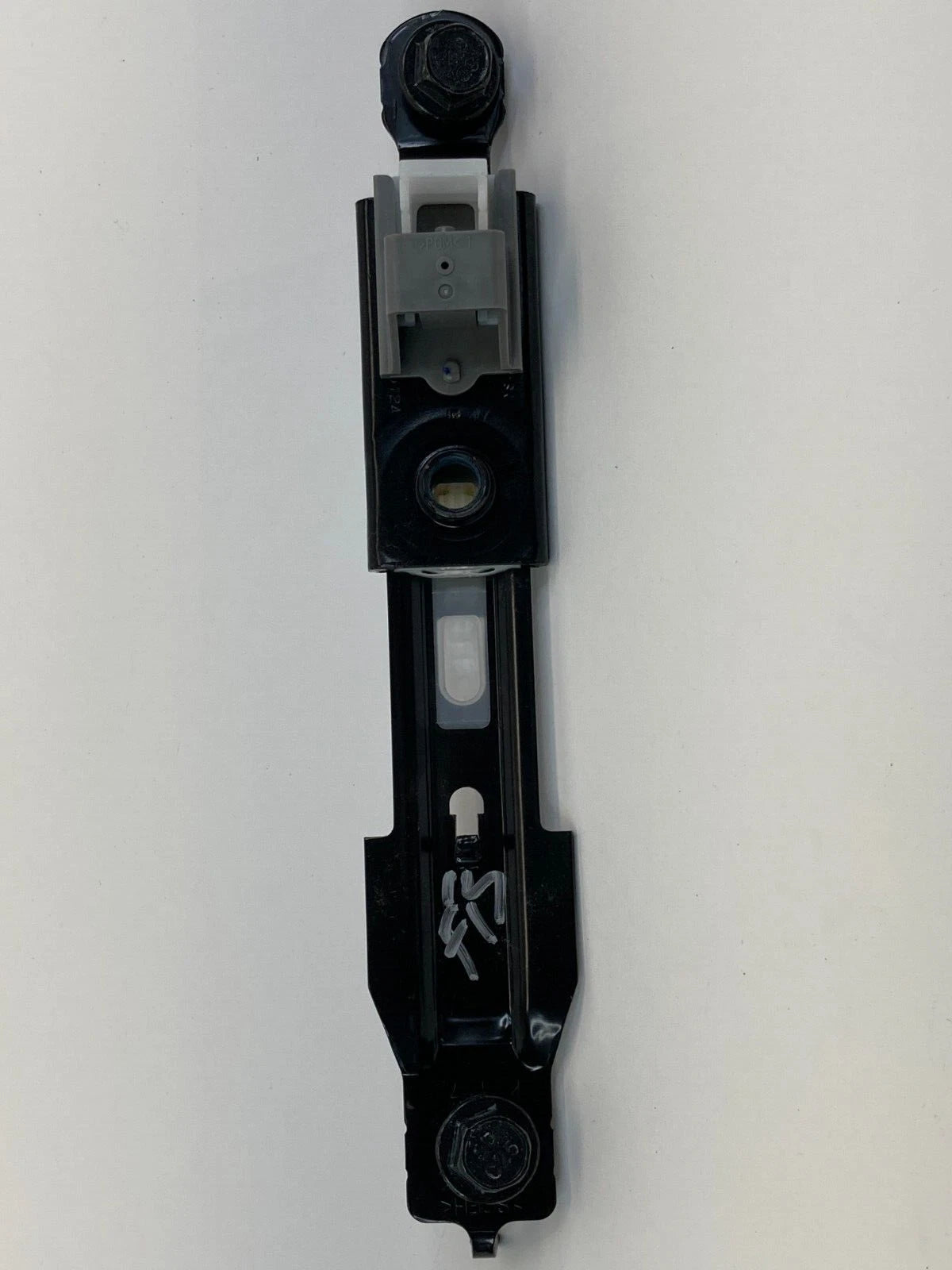 2012-2017 HYUNDAI ACCENT FRONT RIGHT PASSENGER SIDE SEAT BELT HEIGHT ADJUSTER