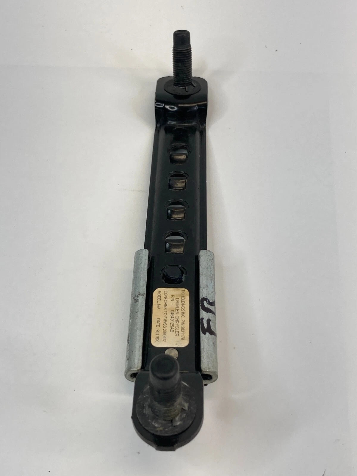 2006-2010 DODGE CHARGER FRONT RIGHT SIDE SEAT BELT ADJUSTER 04649125AB OEM