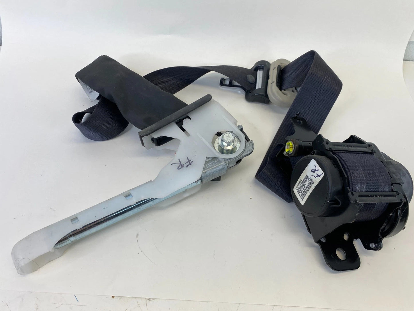 2013-2015 NISSAN SENTRA FRONT RIGHT PASSENGER SIDE SEAT BELT RETRACTOR ASSY OEM
