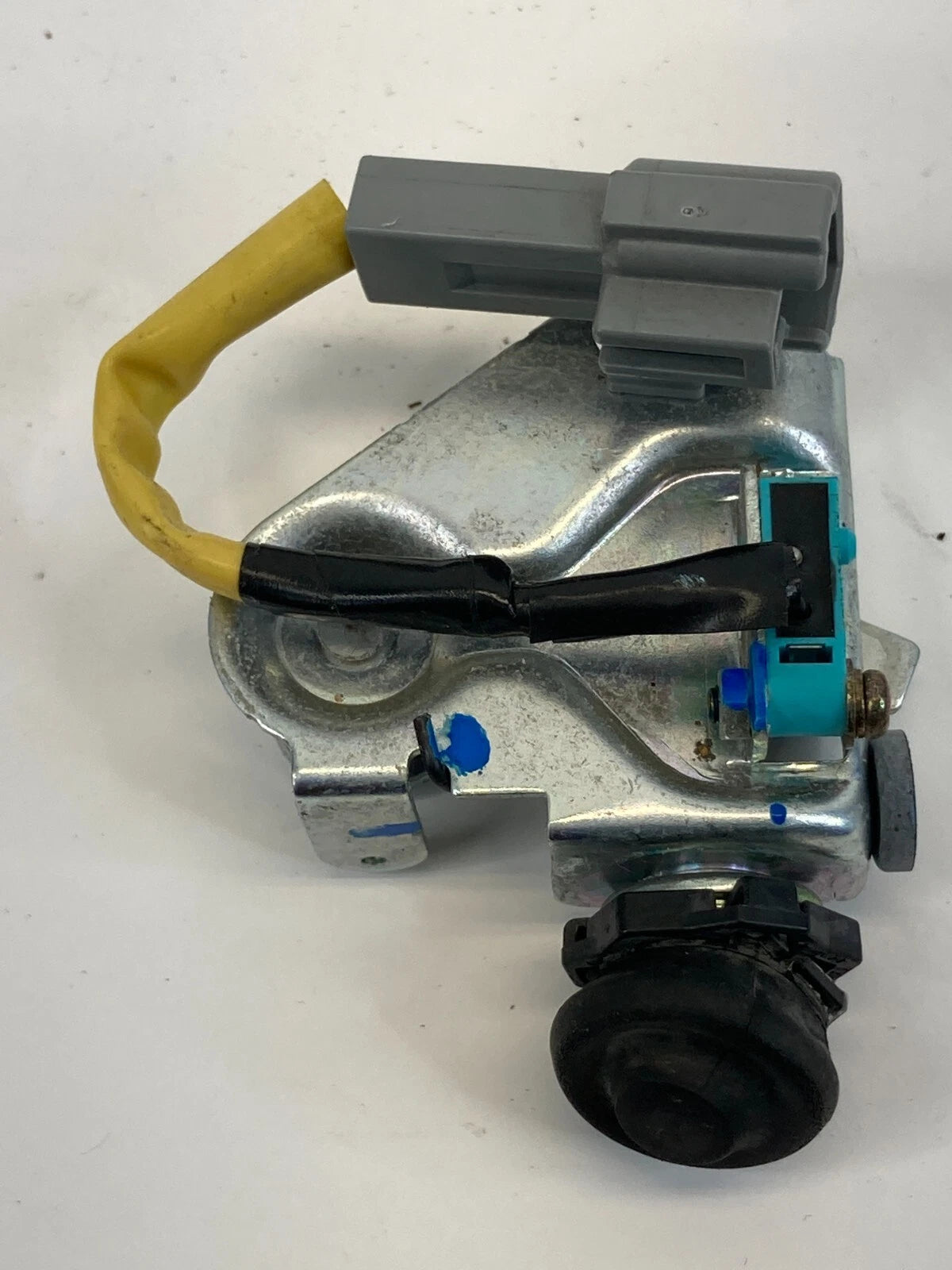 2006 2007 2008 LEXUS RX400H FUEL FILLER DOOR OPENING LID LOCK OEM