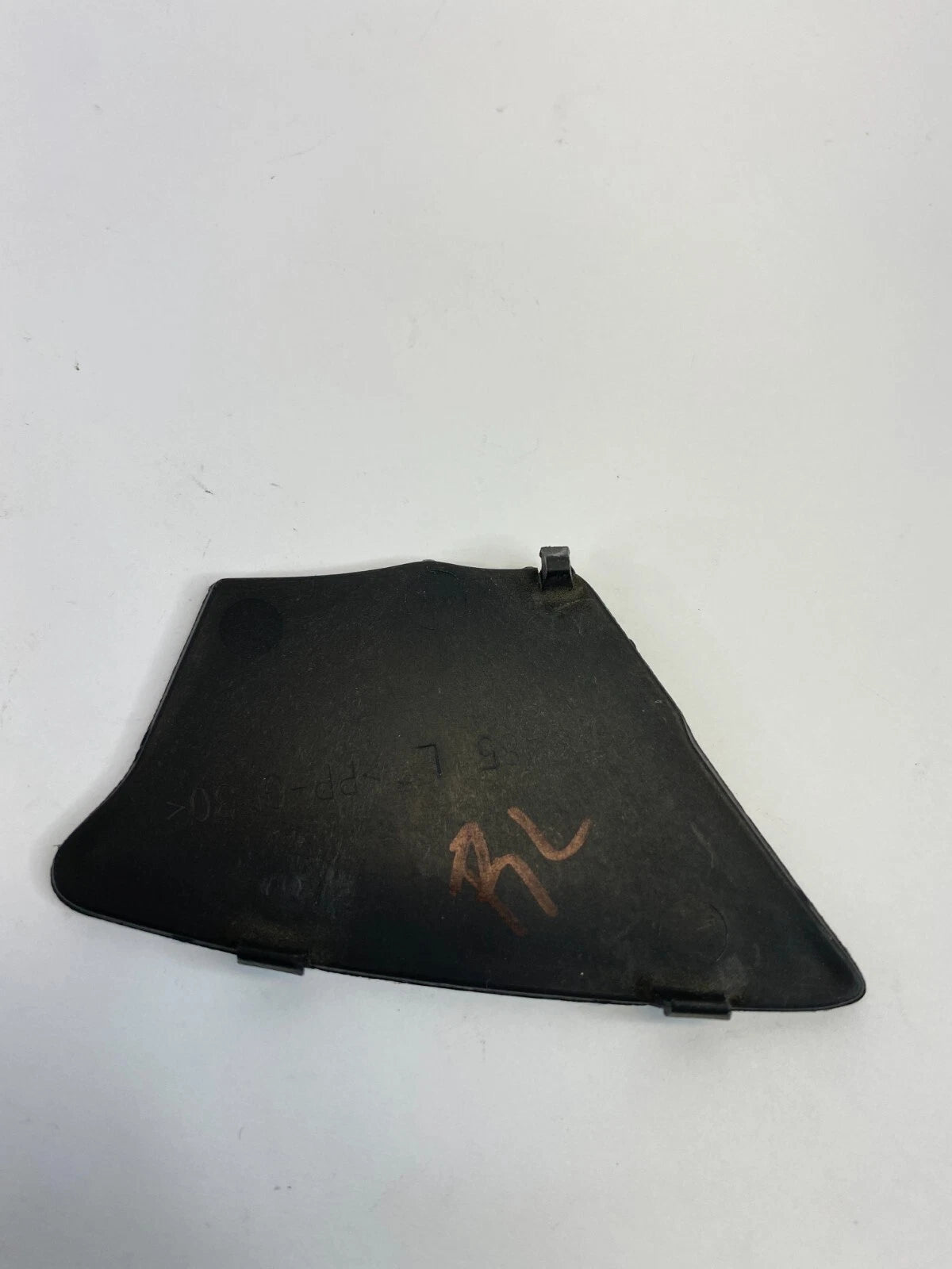 2006 2007 SATURN VUE REAR LEFT SIDE INNER DOOR HANDLE SCREW COVER 10370185 OEM