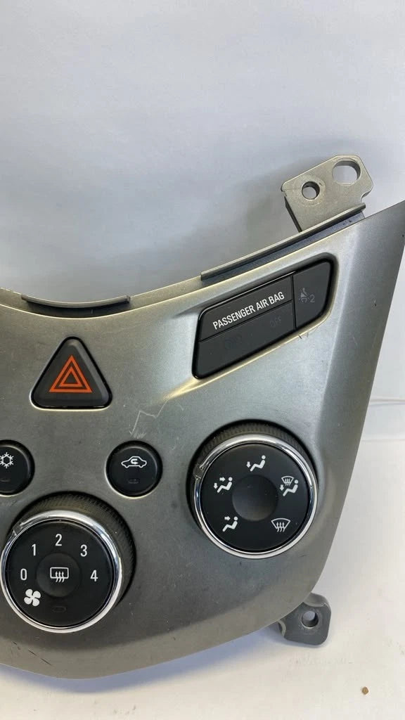 2013 2014 CHEVROLET SONIC HVAC HEATER TEMP CLIMATE CONTROL SWITCH PANEL 95332699