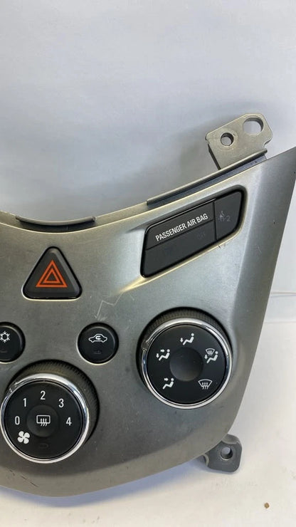 2013 2014 CHEVROLET SONIC HVAC HEATER TEMP CLIMATE CONTROL SWITCH PANEL 95332699